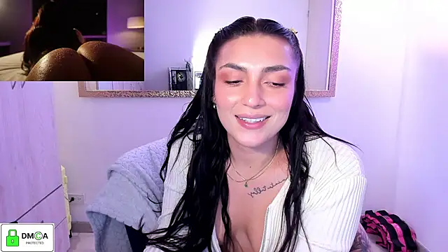 EricaVanderhill's live cam