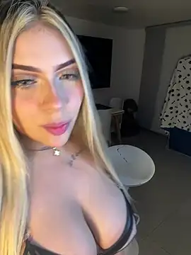 MiaWhitePink_ live cam