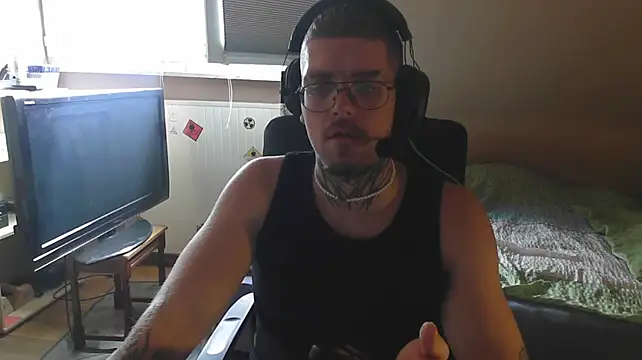 NIcoBig420 webcam