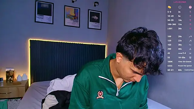 Leo_Savage_ webcam