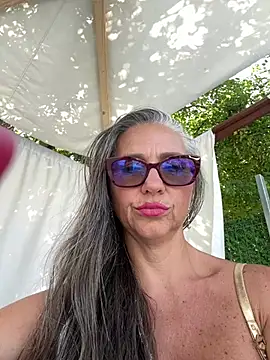Alimela live cam on StripChat