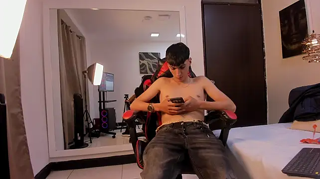 LeoDrake_ webcam