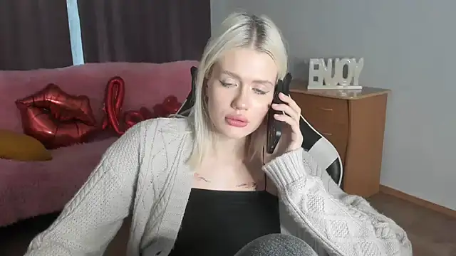 BlondyLedy live webcam