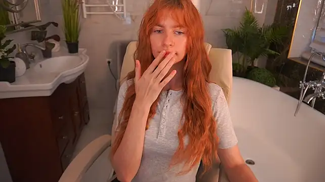 Nicol_Moonn webcam