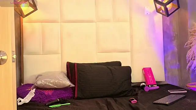 samm_angel live cam on StripChat