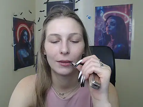 StrangerGi live webcam