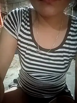 Momo-biki live webcam