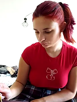 MaddieBaddieee webcam