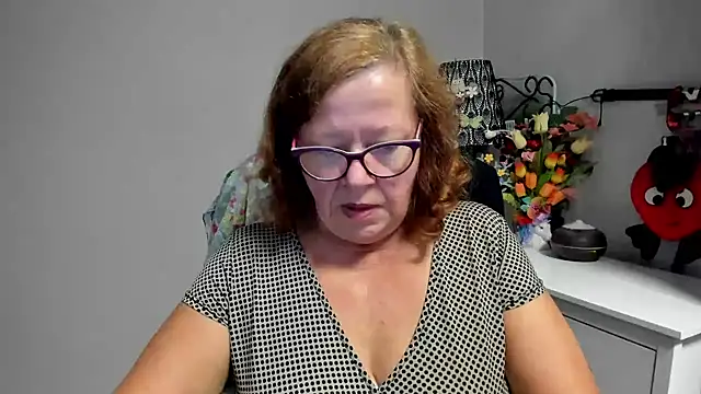 Adelewildx live cam on StripChat