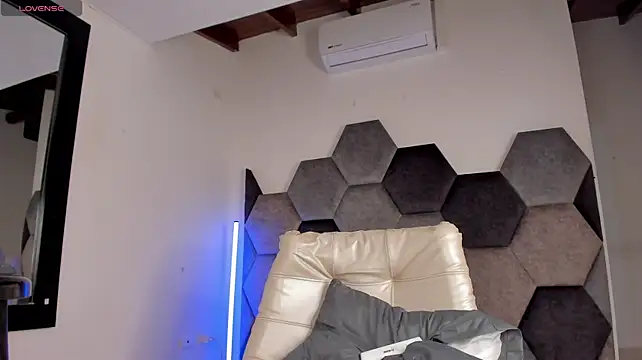 Latrellx7 webcam