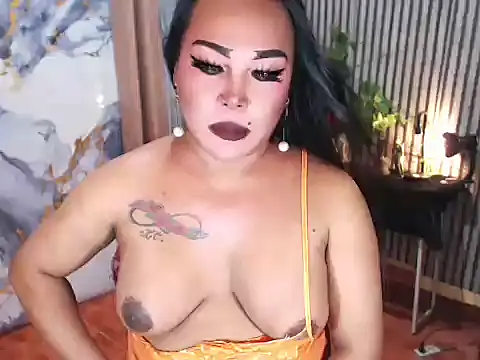 CumFactoryLuna webcam