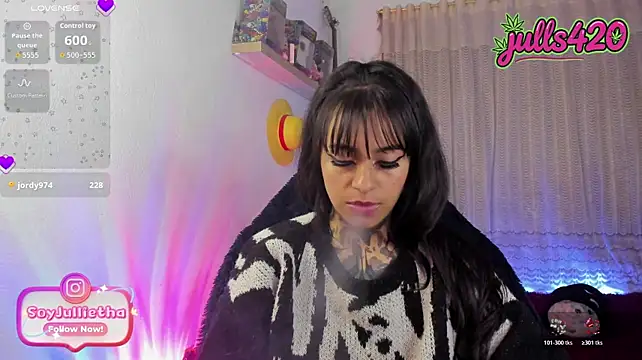 Julls420_ webcam