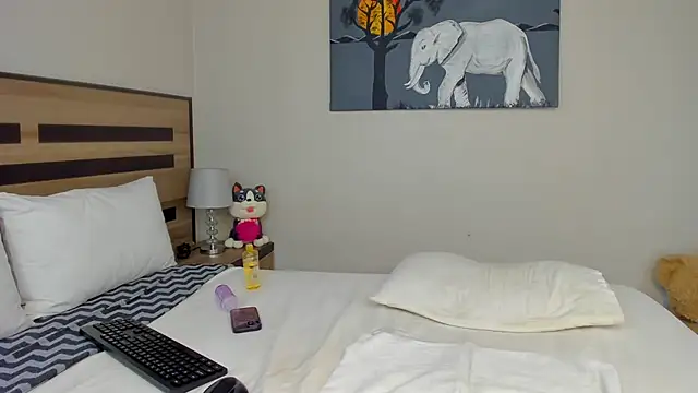 Renee-18 webcam