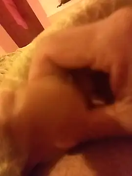 LoanedViolin live cam on StripChat
