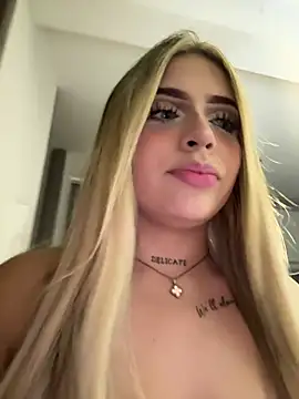 MiaWhitePink_ webcam