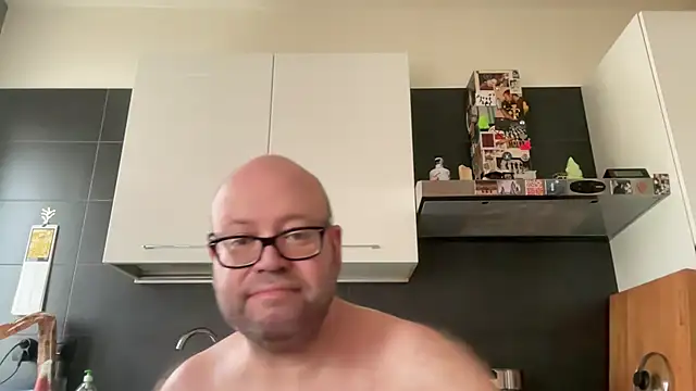 theitalianbear live sex cam