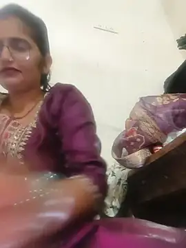 Pooja_shre live cam on StripChat