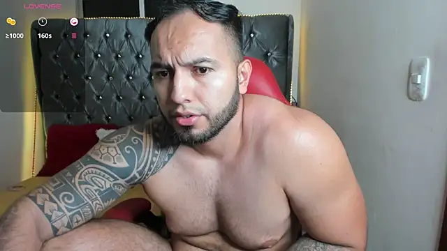 mrloganfuck1 live cam on StripChat