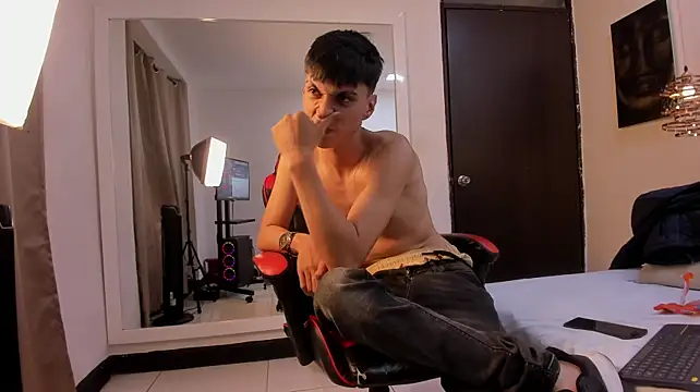 LeoDrake_ live cam on StripChat