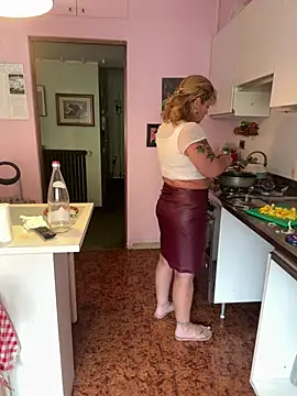 Sunbelxx live cam on StripChat
