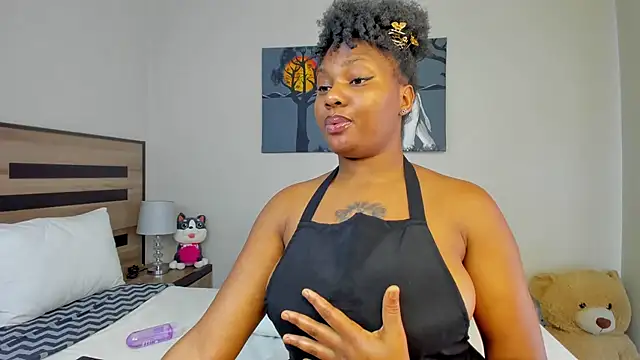 Renee-18 live cam on StripChat
