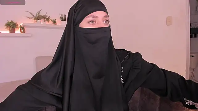 salma_arabicc live cam on StripChat