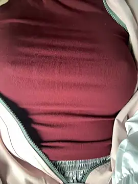 Lyly20- live cam on StripChat
