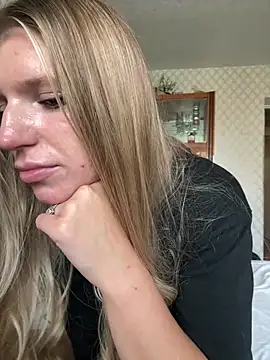 adel_secret live cam on StripChat