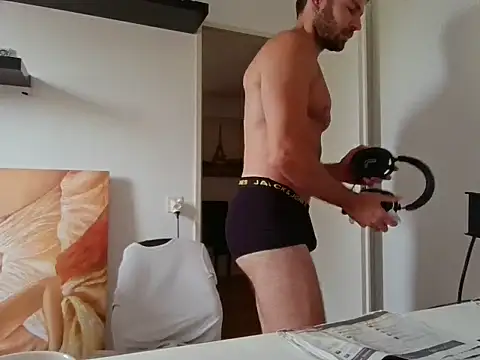 alpha-hunk live cam on StripChat