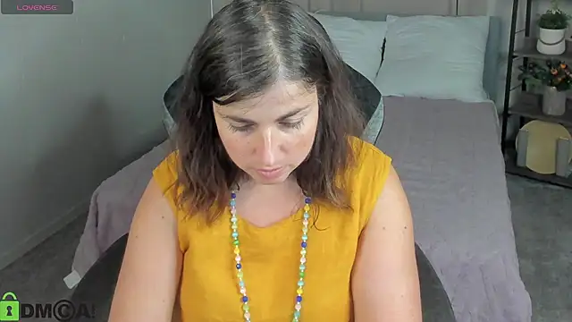 MartaEdams live cam on StripChat