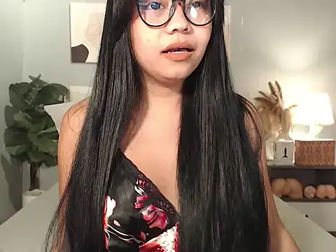 HotAsianGabby69 live cam on StripChat