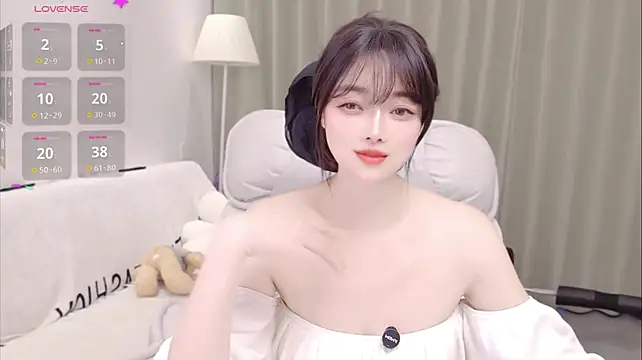 uikyy1 live cam on StripChat