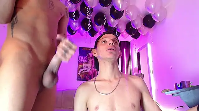 Marcus_and_Tony live cam on StripChat