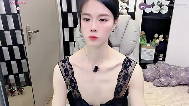 Yueyue-MM live cam on StripChat
