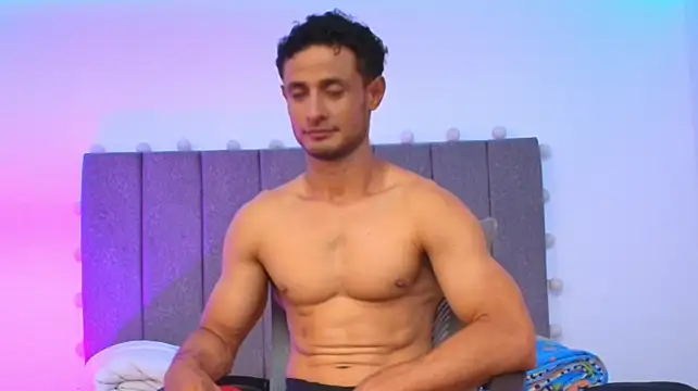 Adonys_Lewis_ live cam on StripChat