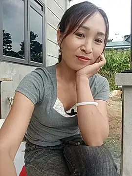 Thobaby112 live cam on StripChat