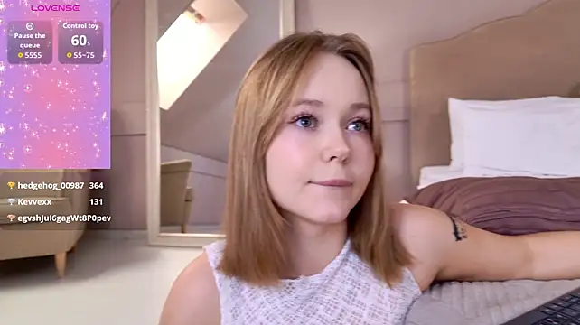 ElaraVance live cam on StripChat