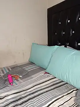 Crazykindsoul live cam on StripChat