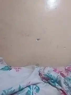 ovar12 live cam on StripChat