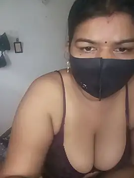Sassy_messy live cam on StripChat