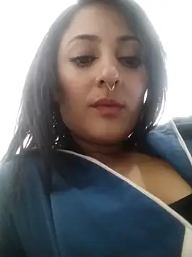 nina_laurentt live cam on StripChat