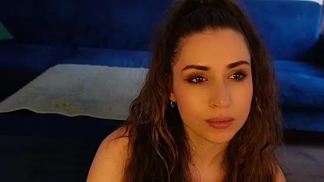 AryaGold live cam on StripChat