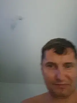 Gaz0010 live cam on StripChat