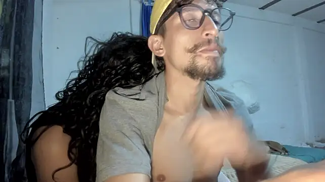 sexnherbs live cam on StripChat