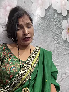 Priyaa_1433