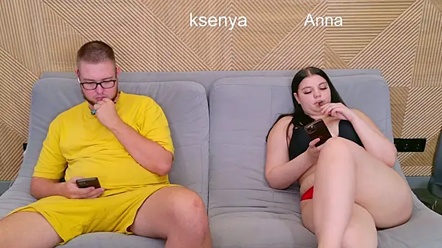 Ksenny live cam on StripChat