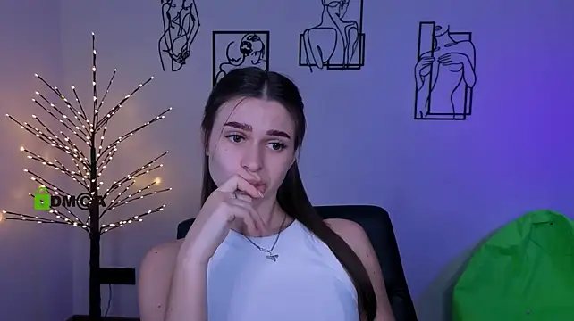flora_ri live cam on StripChat