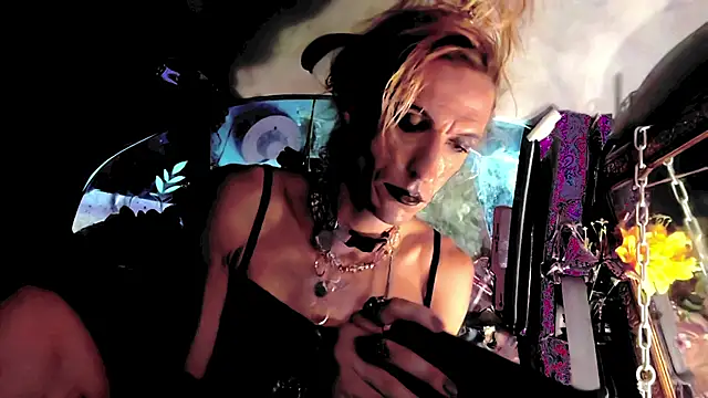TgirlBrat live cam on StripChat