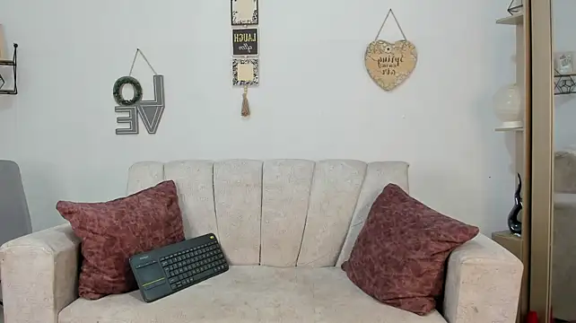 Canhela1 live cam on StripChat