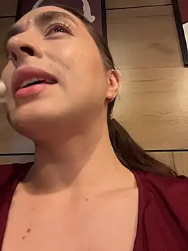 Holly_Play